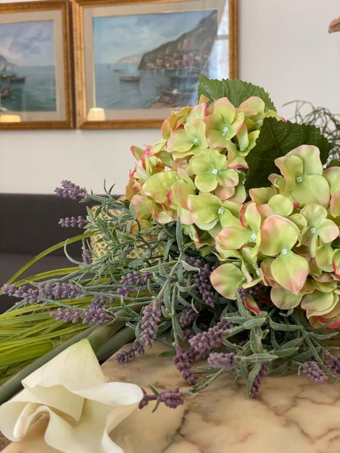 La Casa Napoletana Bed & Breakfast Napoli Bagian luar foto