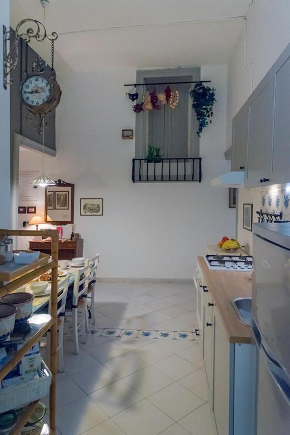 La Casa Napoletana Bed & Breakfast Napoli Bagian luar foto