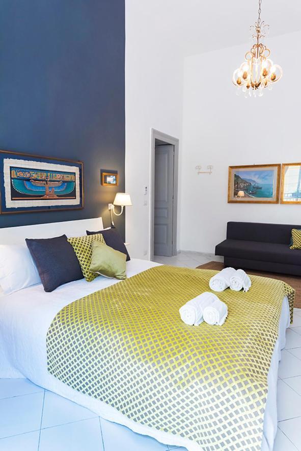 La Casa Napoletana Bed & Breakfast Napoli Bagian luar foto