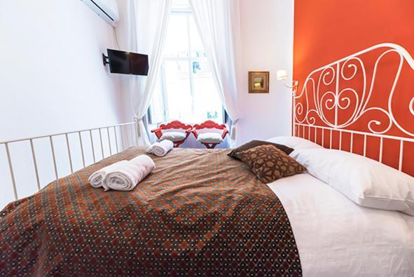 La Casa Napoletana Bed & Breakfast Napoli Bagian luar foto