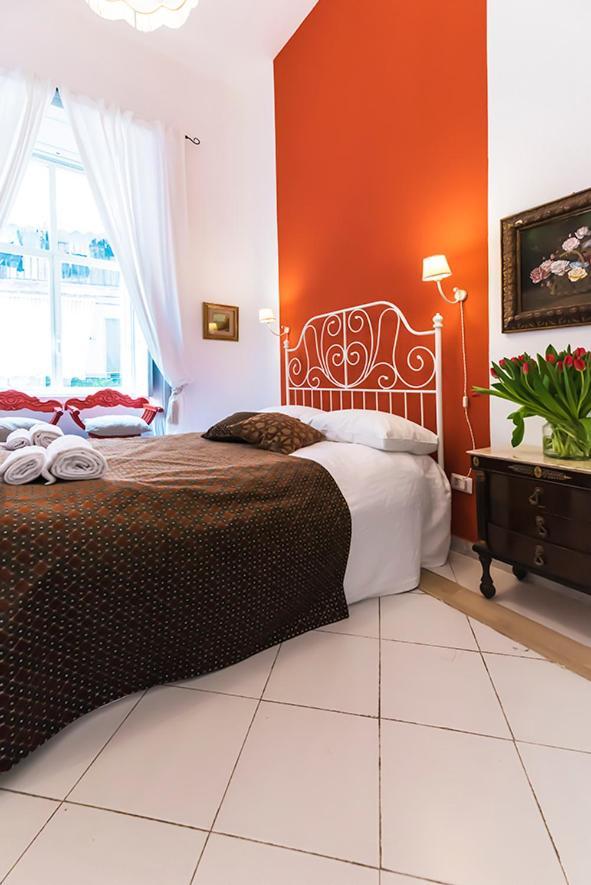 La Casa Napoletana Bed & Breakfast Napoli Bagian luar foto