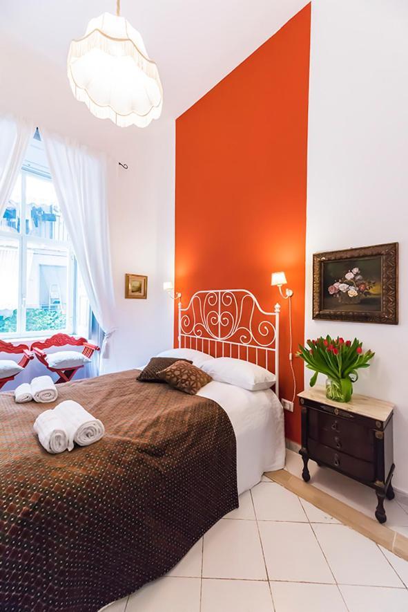 La Casa Napoletana Bed & Breakfast Napoli Bagian luar foto