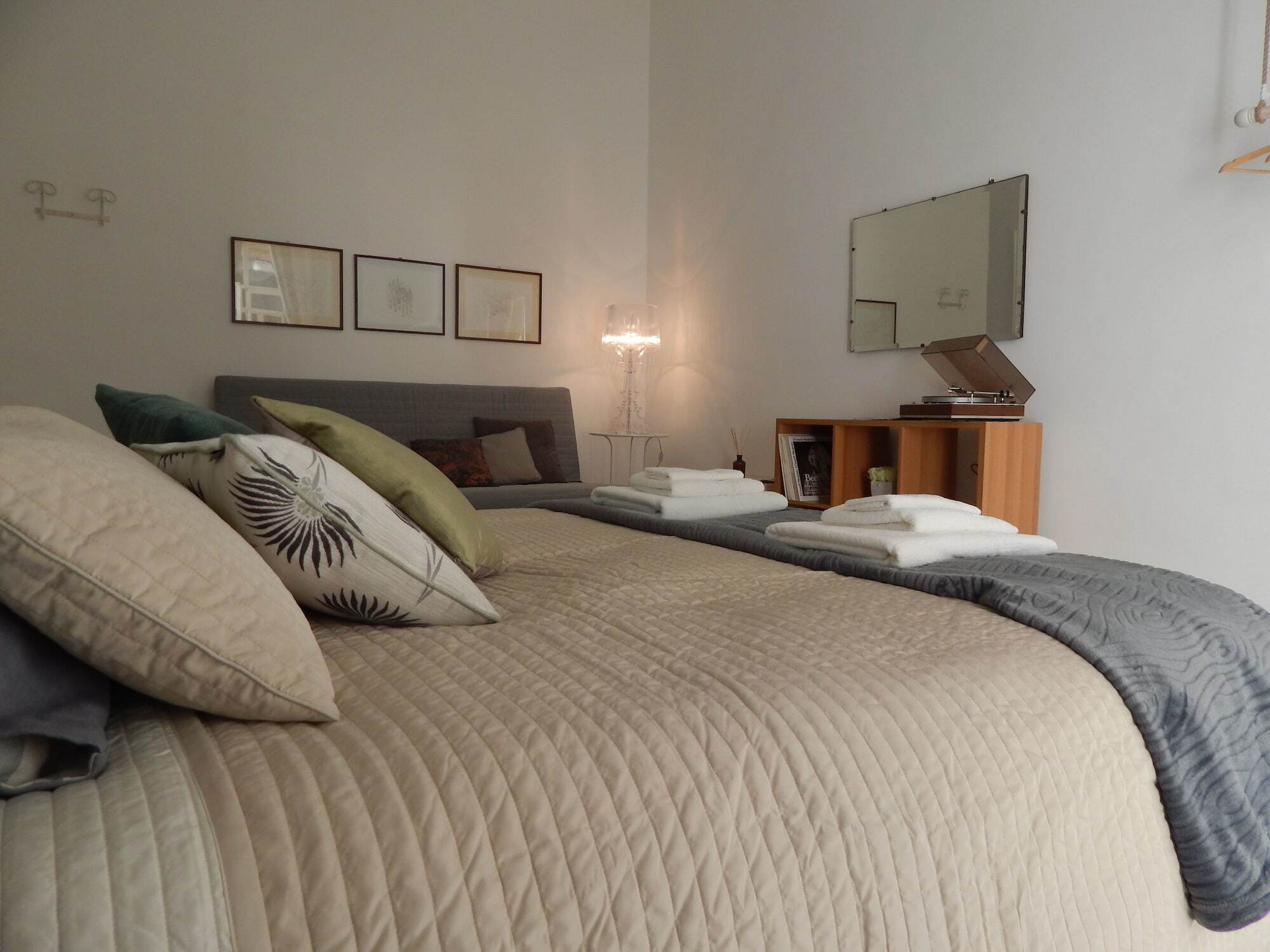 La Casa Napoletana Bed & Breakfast Napoli Bagian luar foto